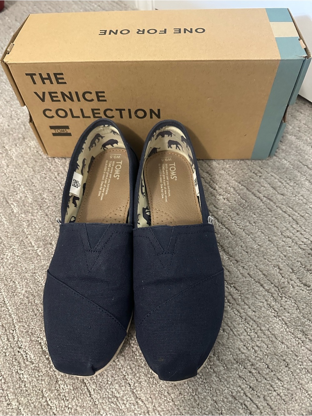 TOMS Classic Alpargata Navy Canvas Slip-On Flats Women's Size 9.5